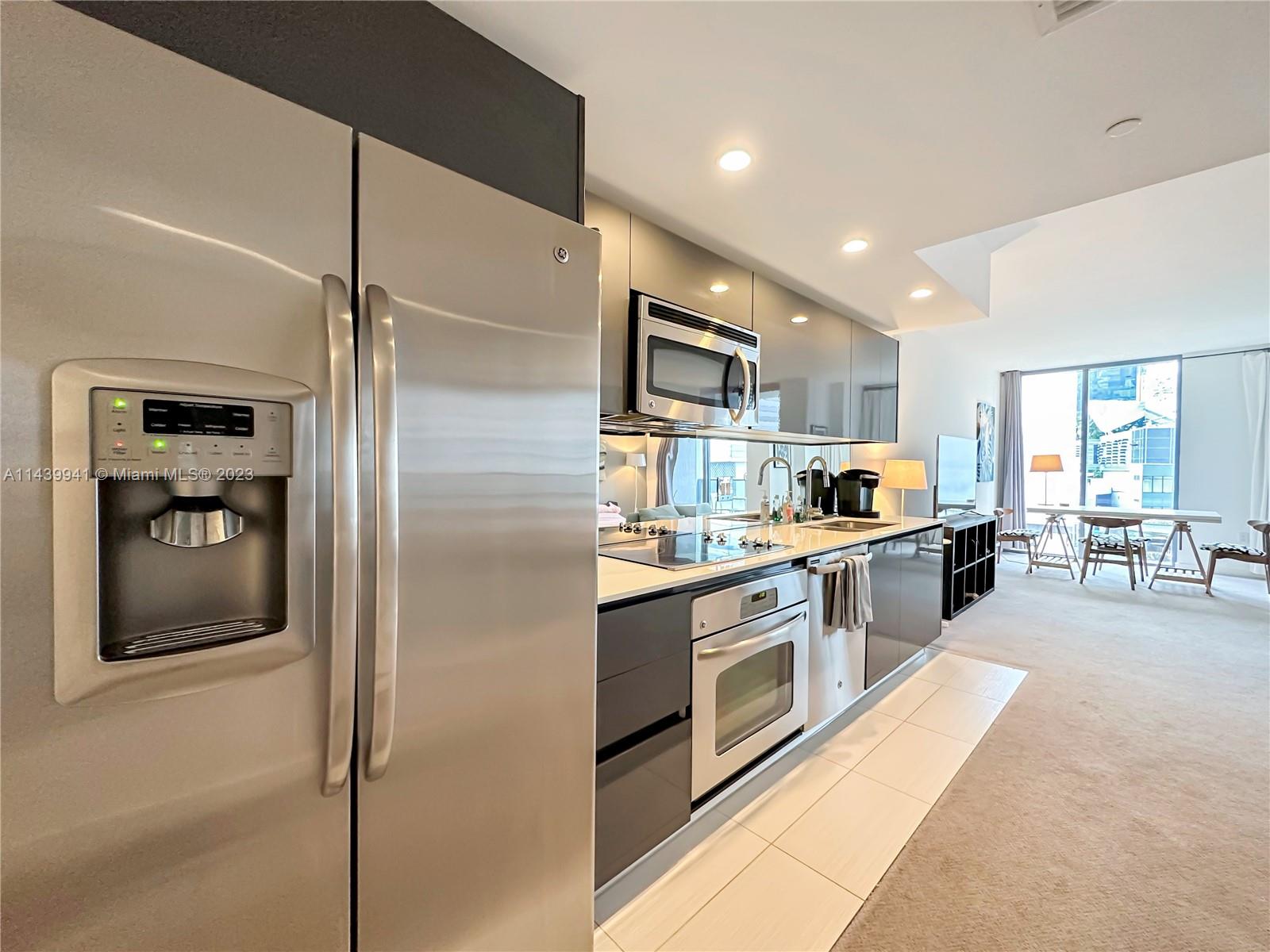 31 SE 6th St # 703
