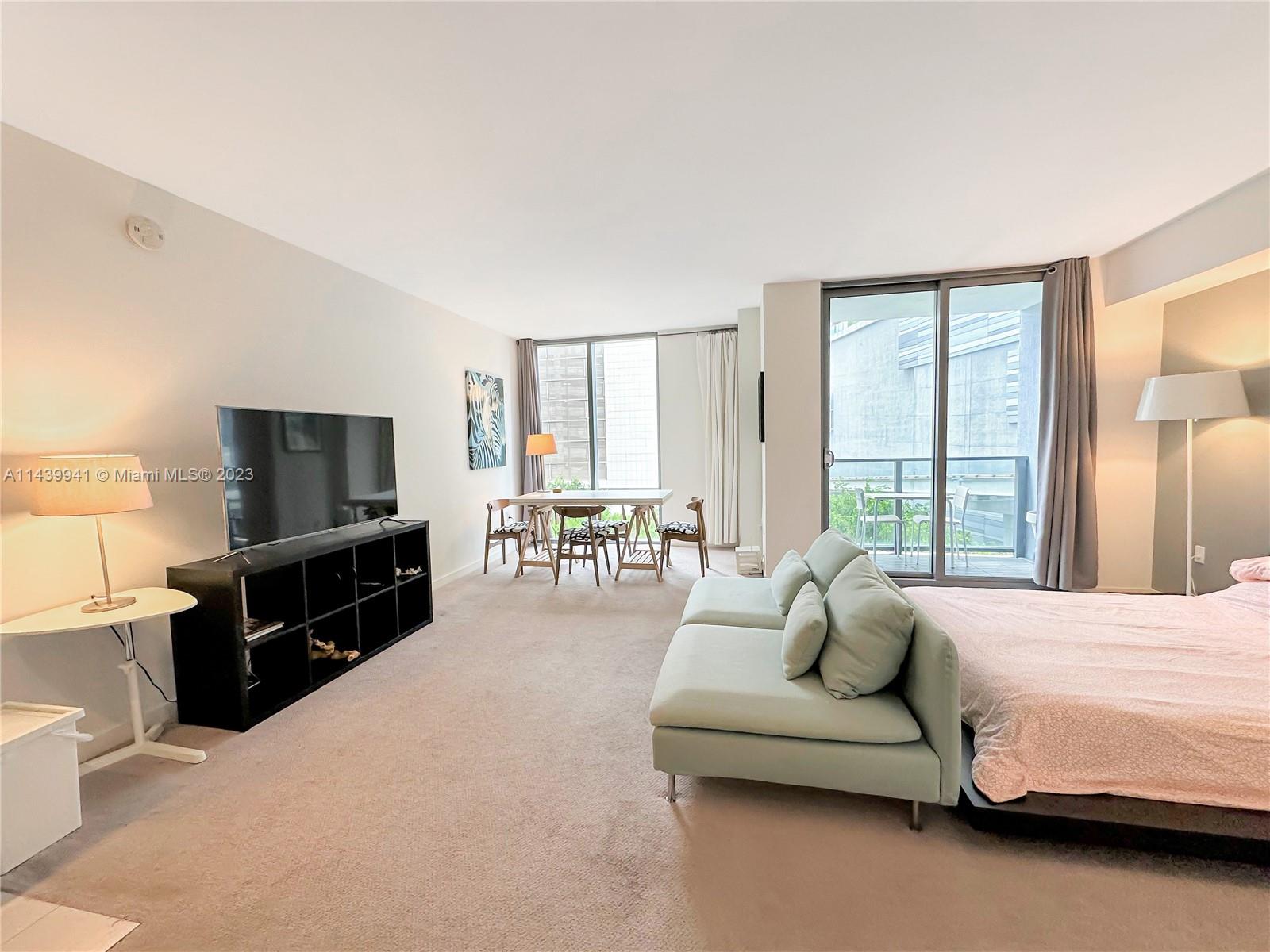 31 SE 6th St # 703