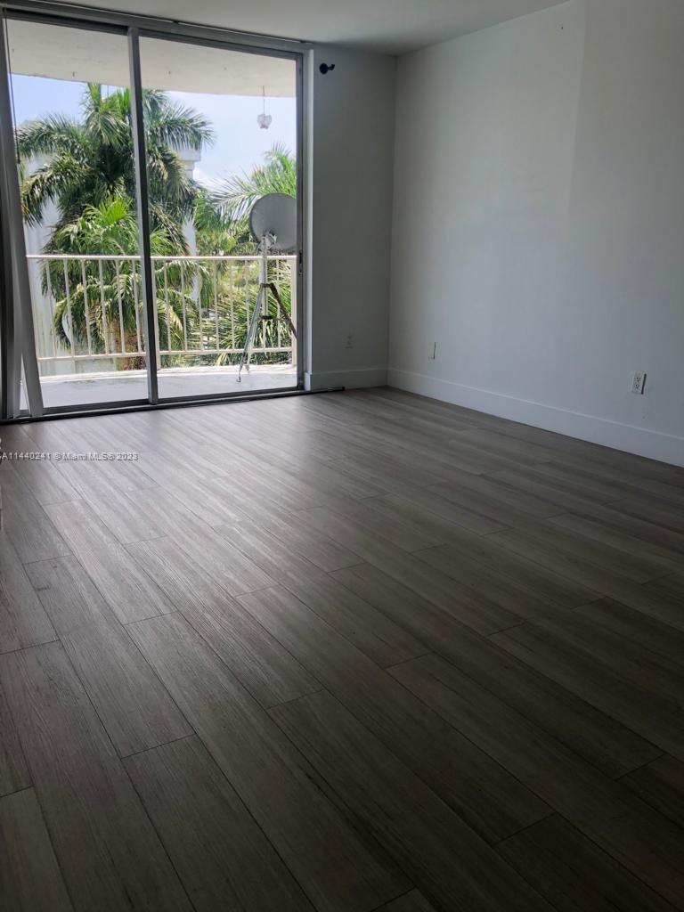 486 NW 165th St Rd # B504
