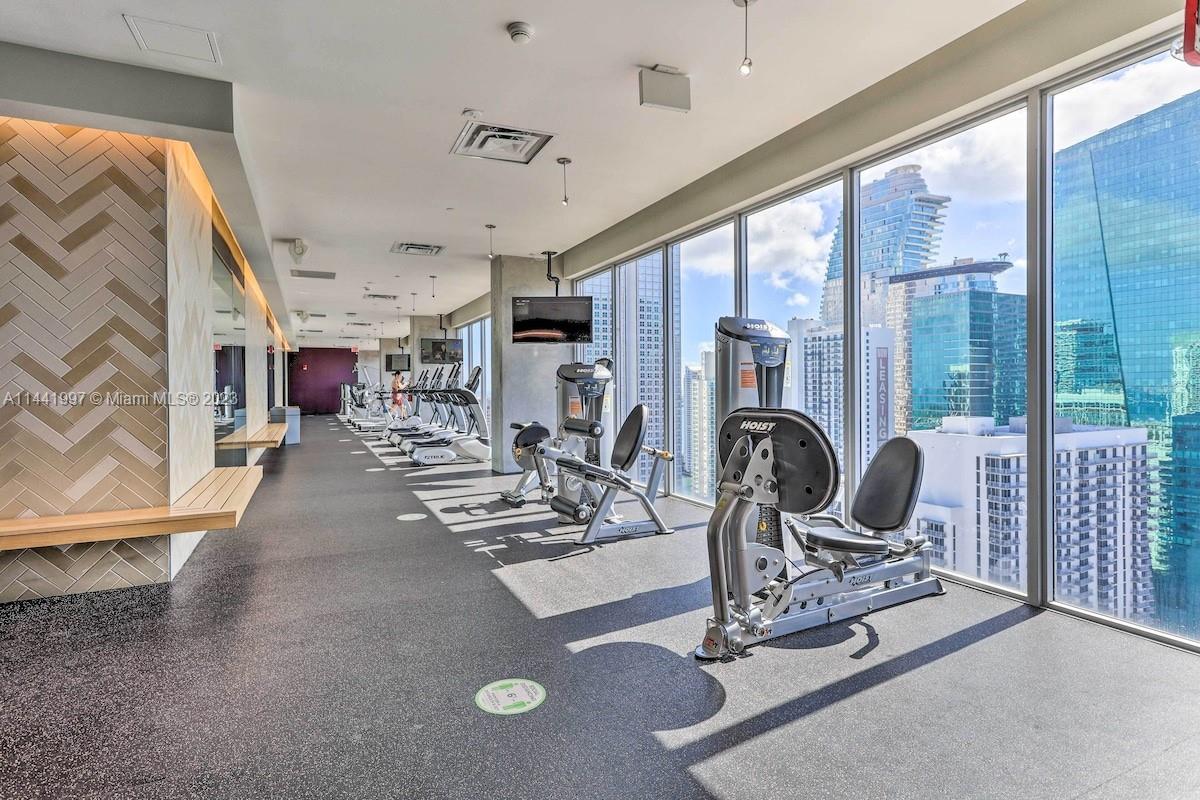 151 SE 1st # 3008