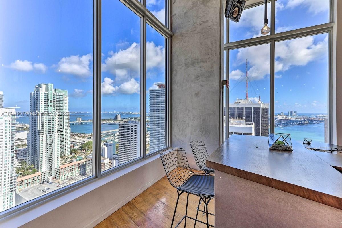 151 SE 1st # 3008