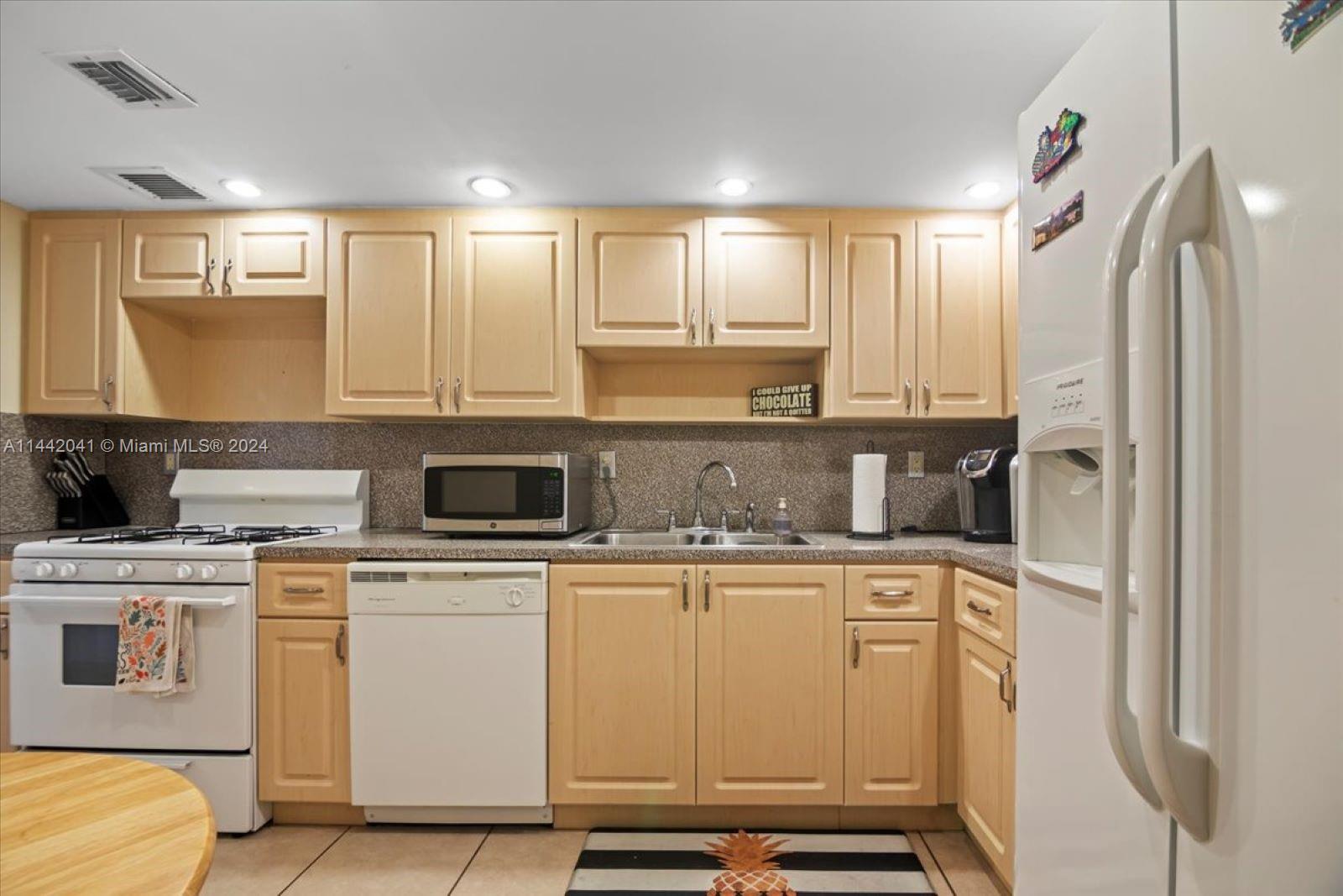 3140 S Ocean Dr Unit: 207