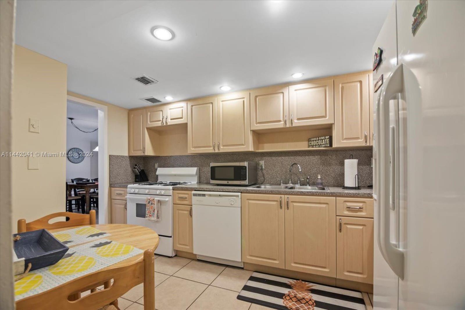 3140 S Ocean Dr Unit: 207