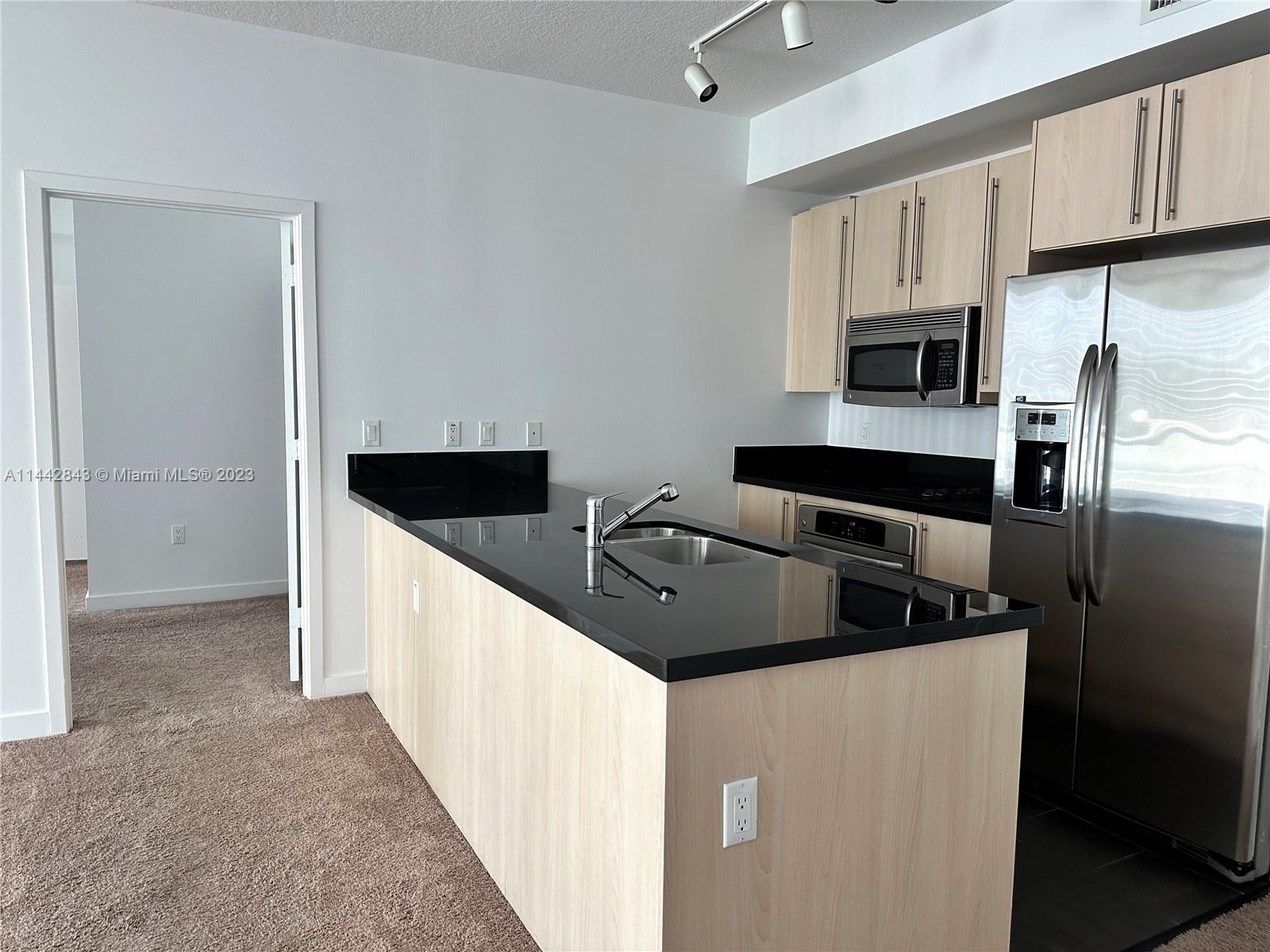 1111 SW 1st Ave Unit: 1823-N