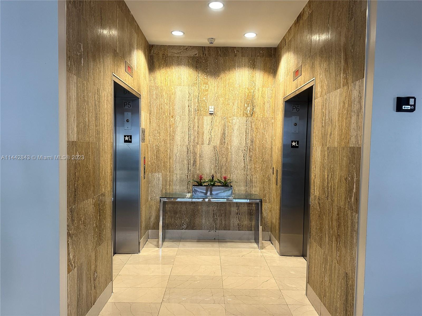 1111 SW 1st Ave Unit: 1823-N
