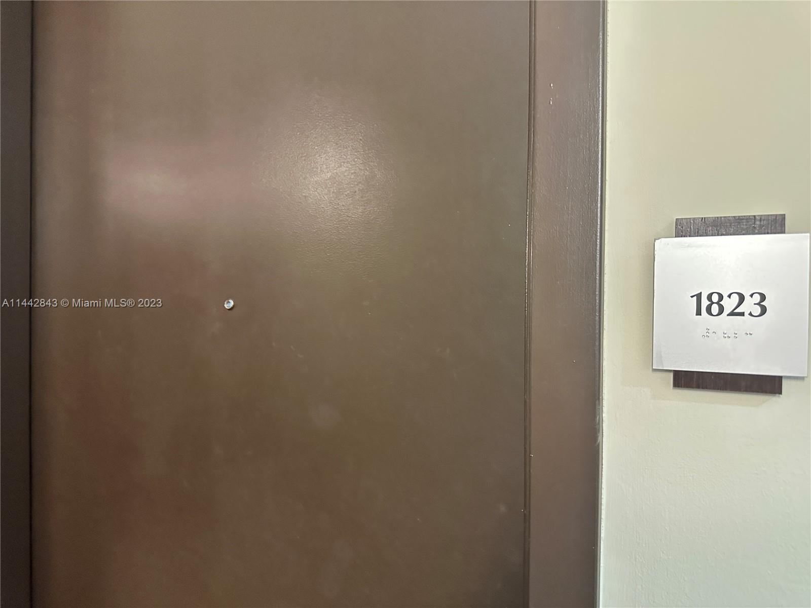 1111 SW 1st Ave Unit: 1823-N