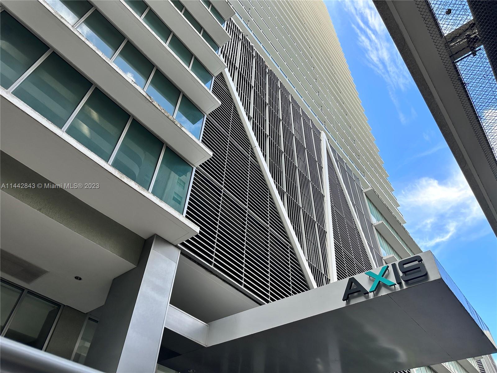 1111 SW 1st Ave Unit: 1823-N