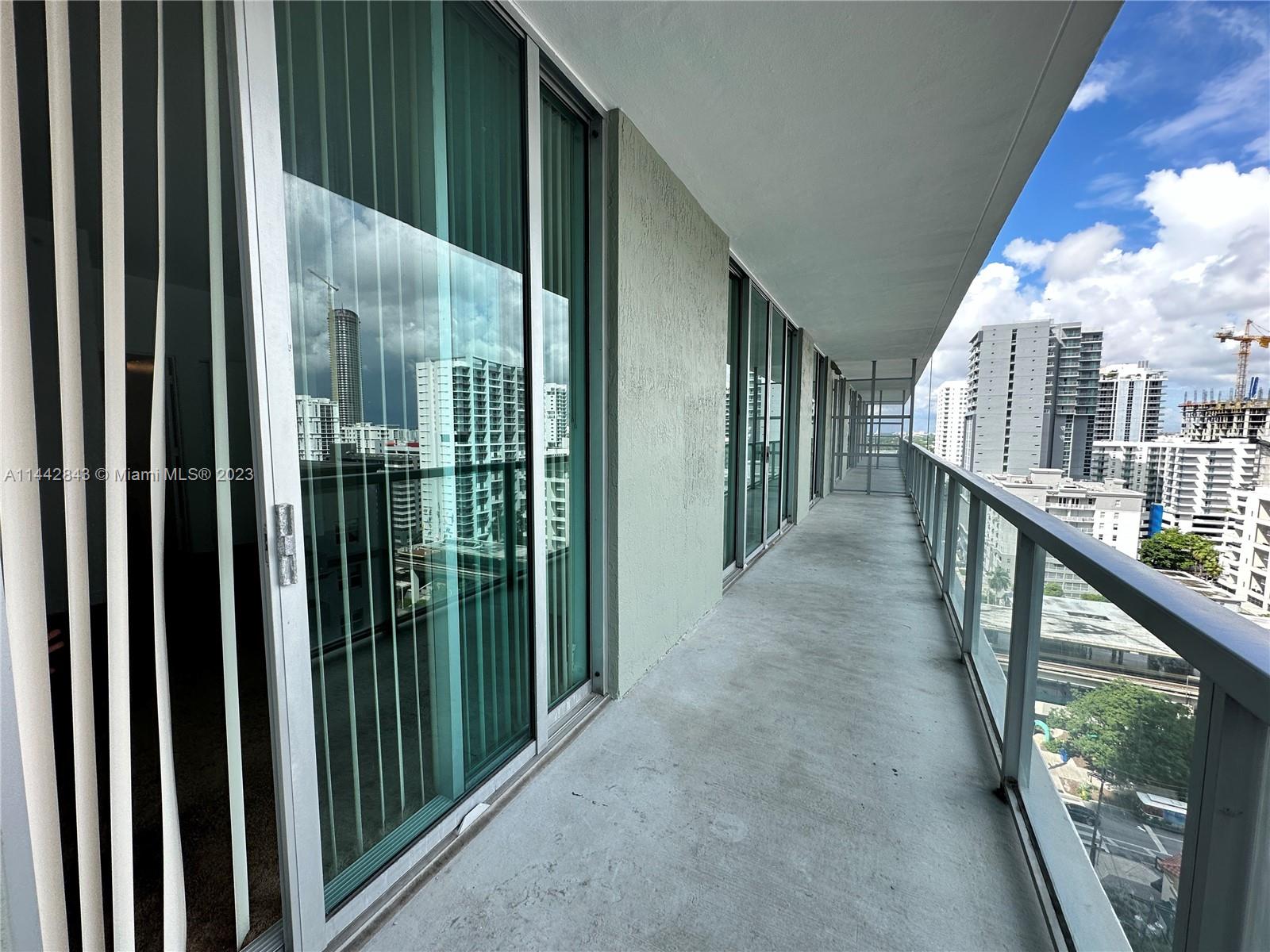 1111 SW 1st Ave Unit: 1823-N