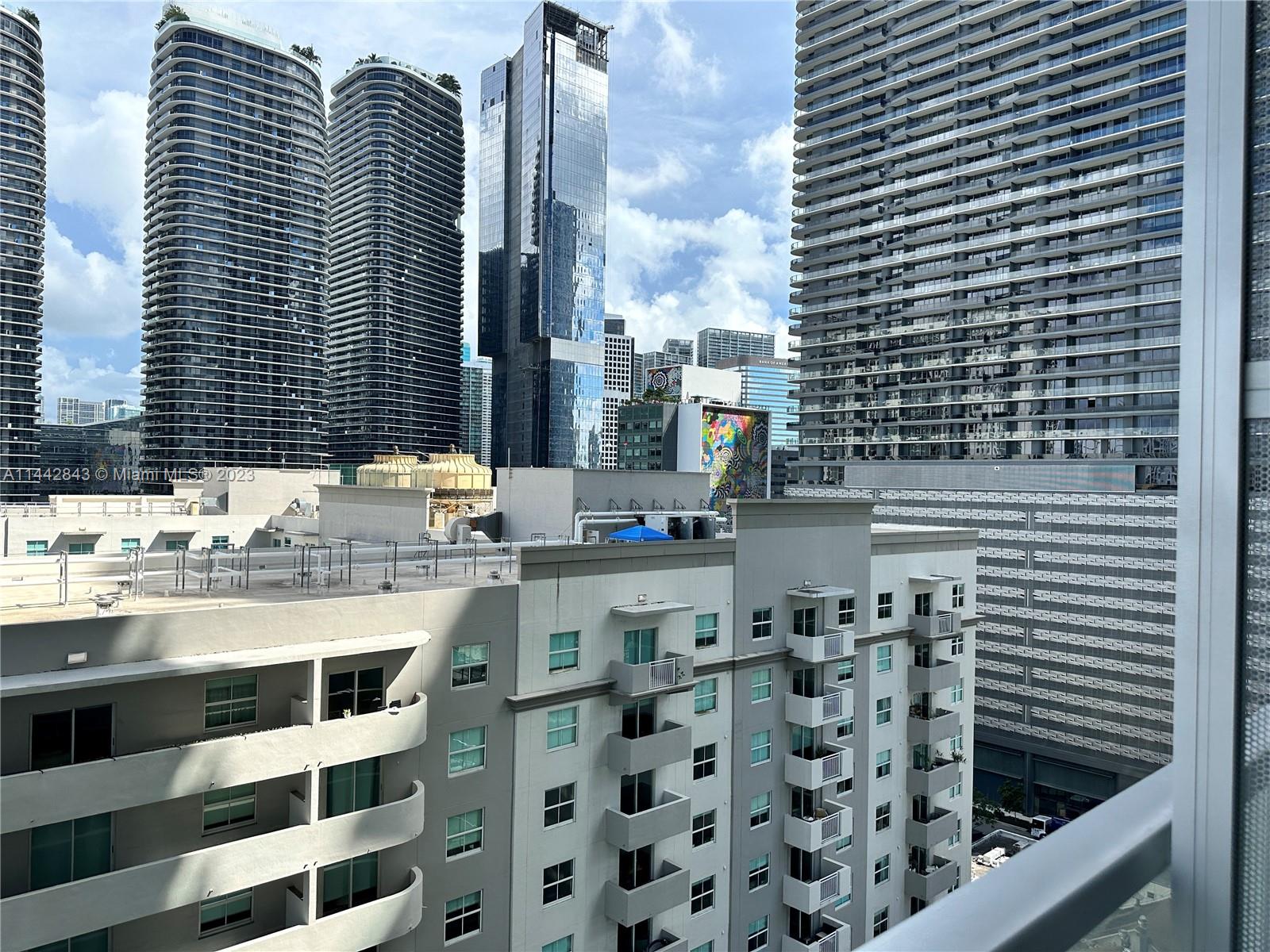 1111 SW 1st Ave Unit: 1823-N
