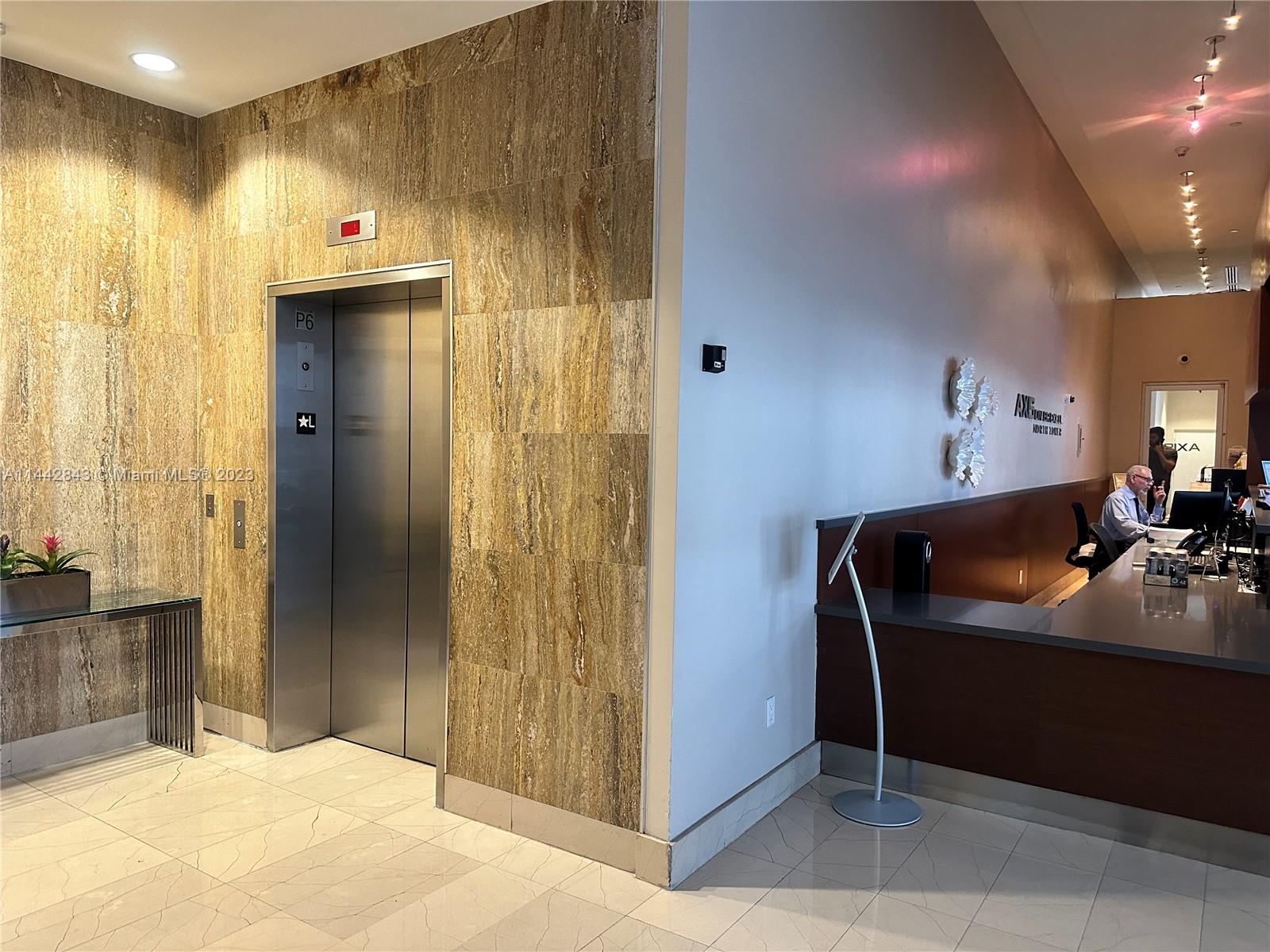 1111 SW 1st Ave Unit: 1823-N