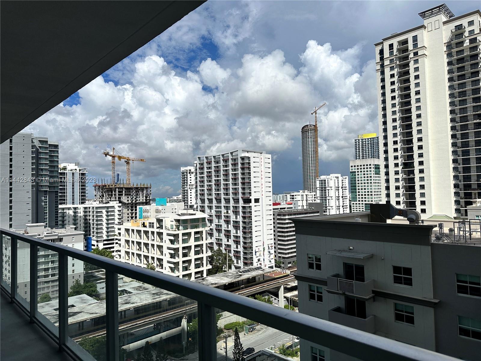 1111 SW 1st Ave Unit: 1823-N