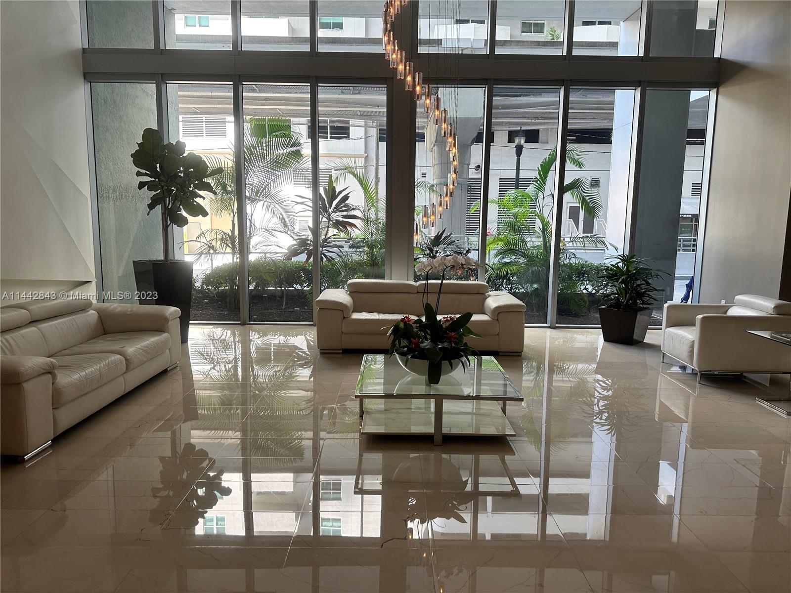 1111 SW 1st Ave Unit: 1823-N