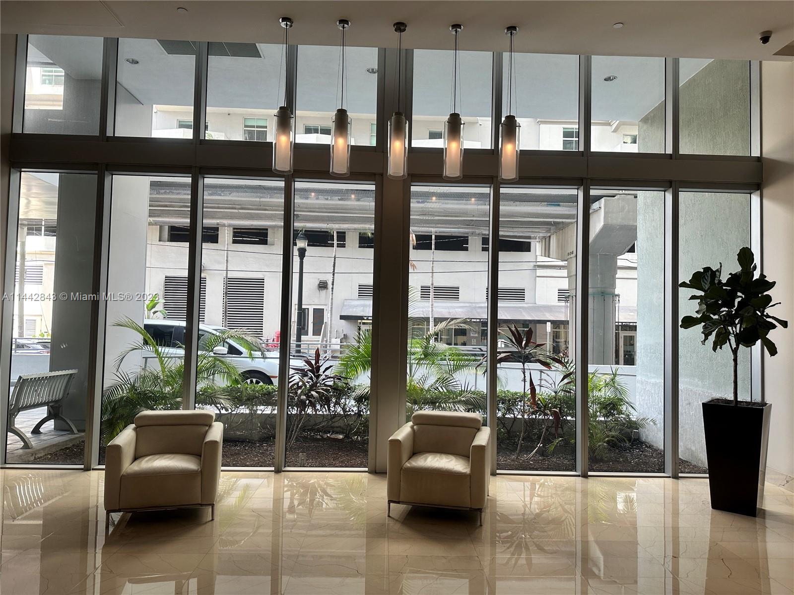 1111 SW 1st Ave Unit: 1823-N