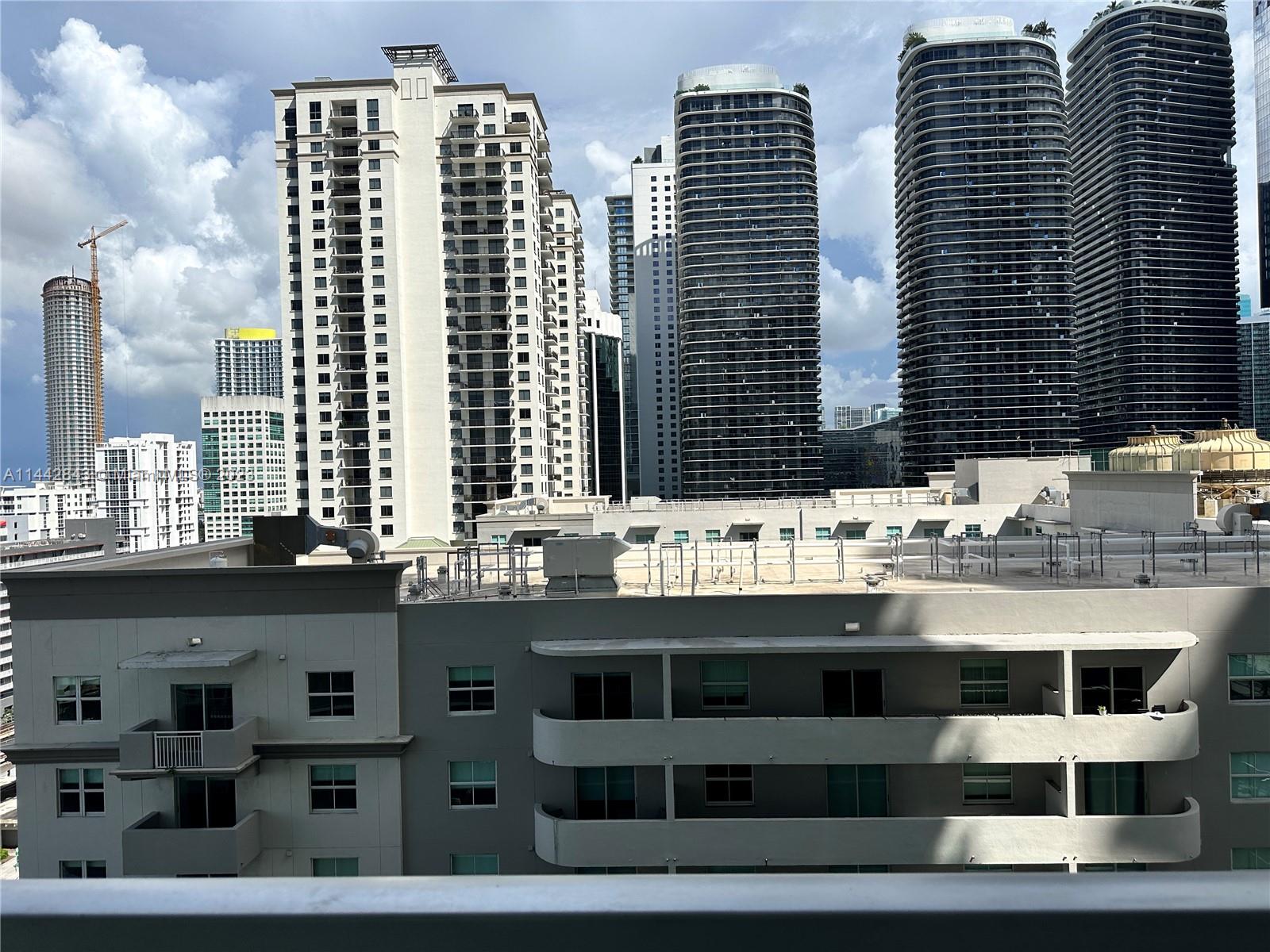 1111 SW 1st Ave Unit: 1823-N