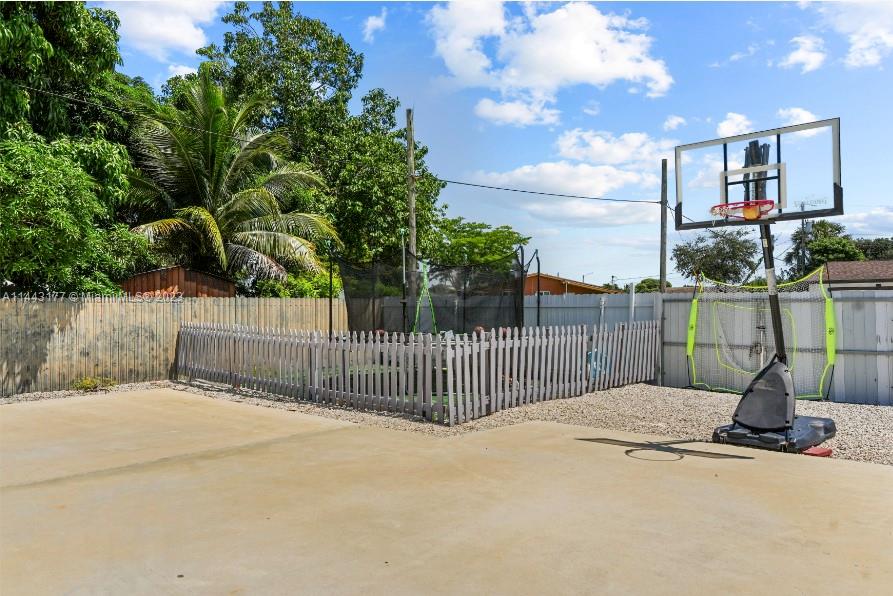3825 NW 170th St
