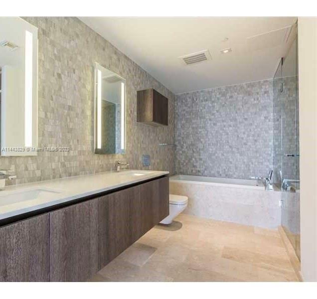 68 SE 6th St # 2705