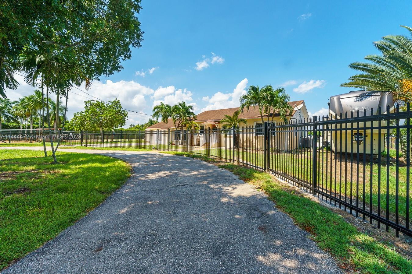 15875 SW 280th St