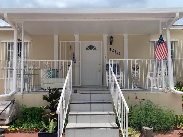 3210 NW 20th St