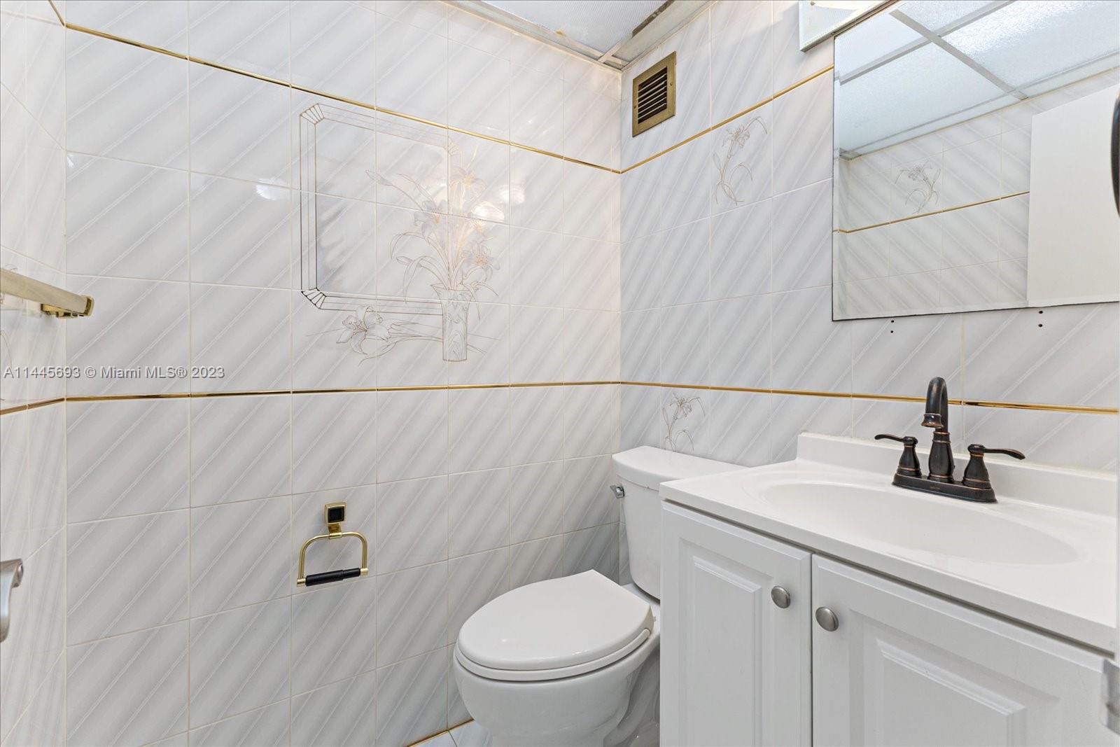 5005 Collins Ave Unit: 607