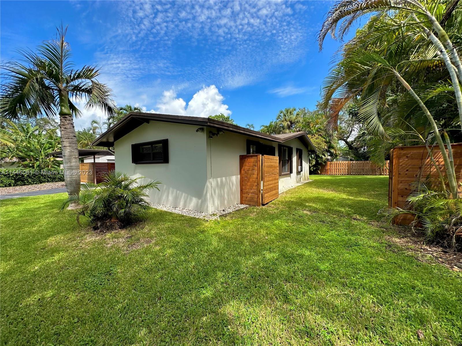 1729 SW 4th Ct