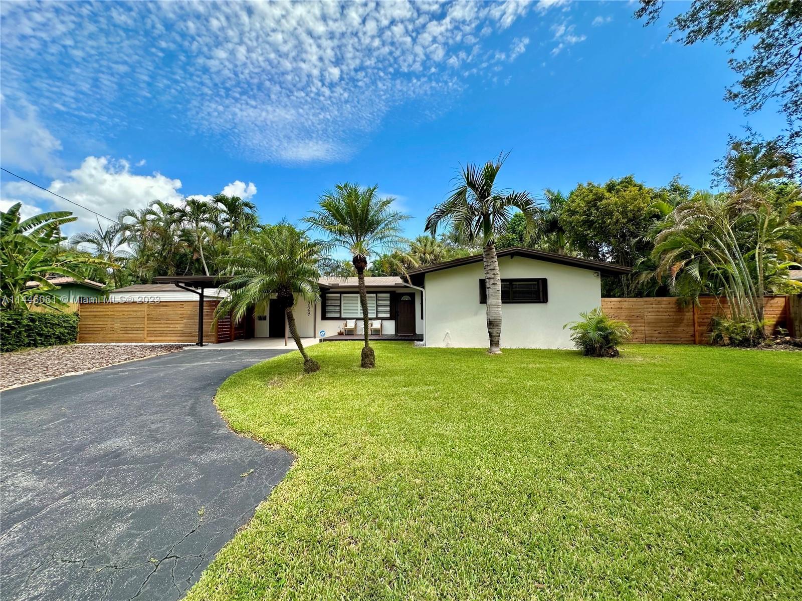 1729 SW 4th Ct