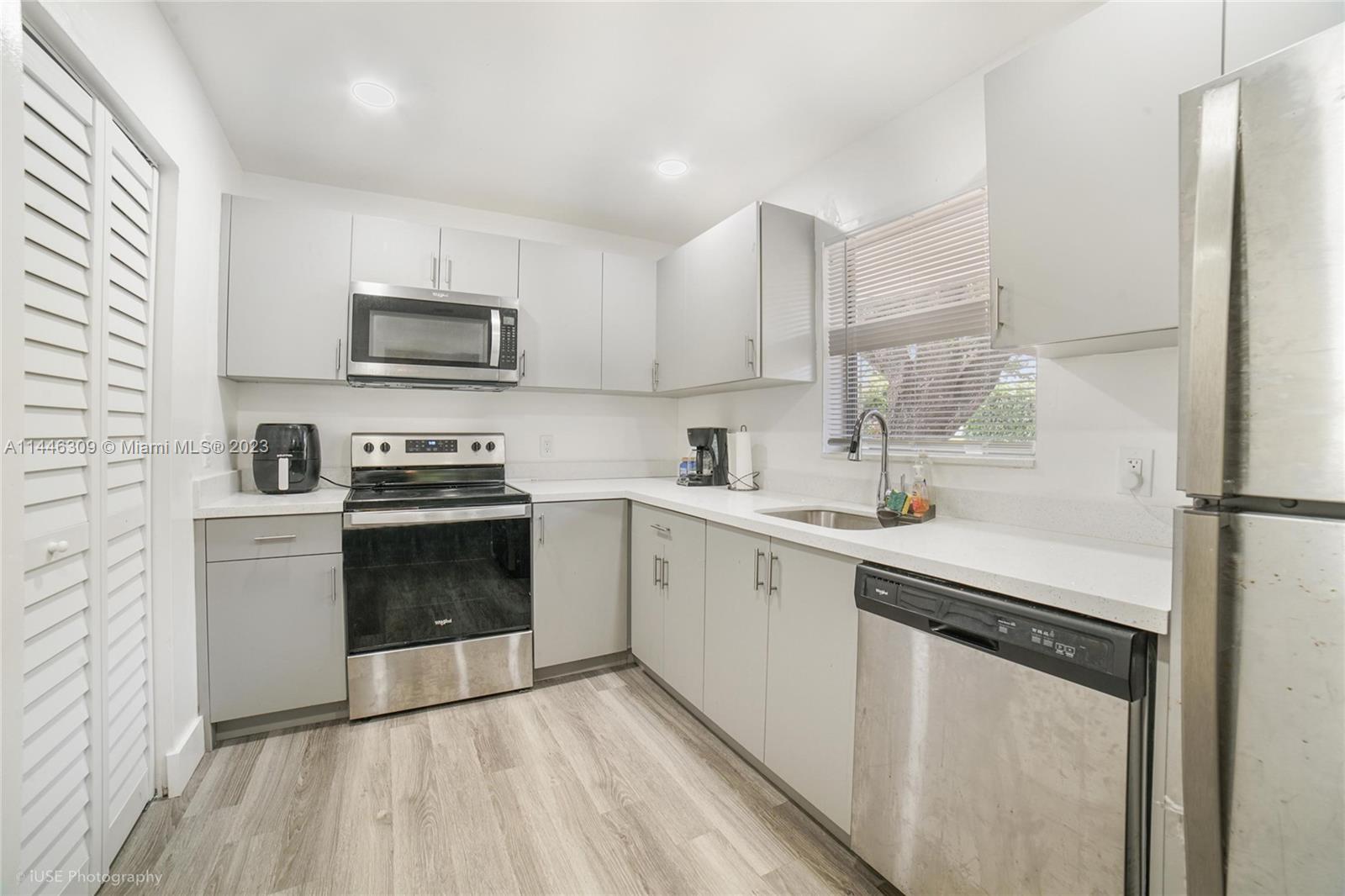 839 SW 8th St