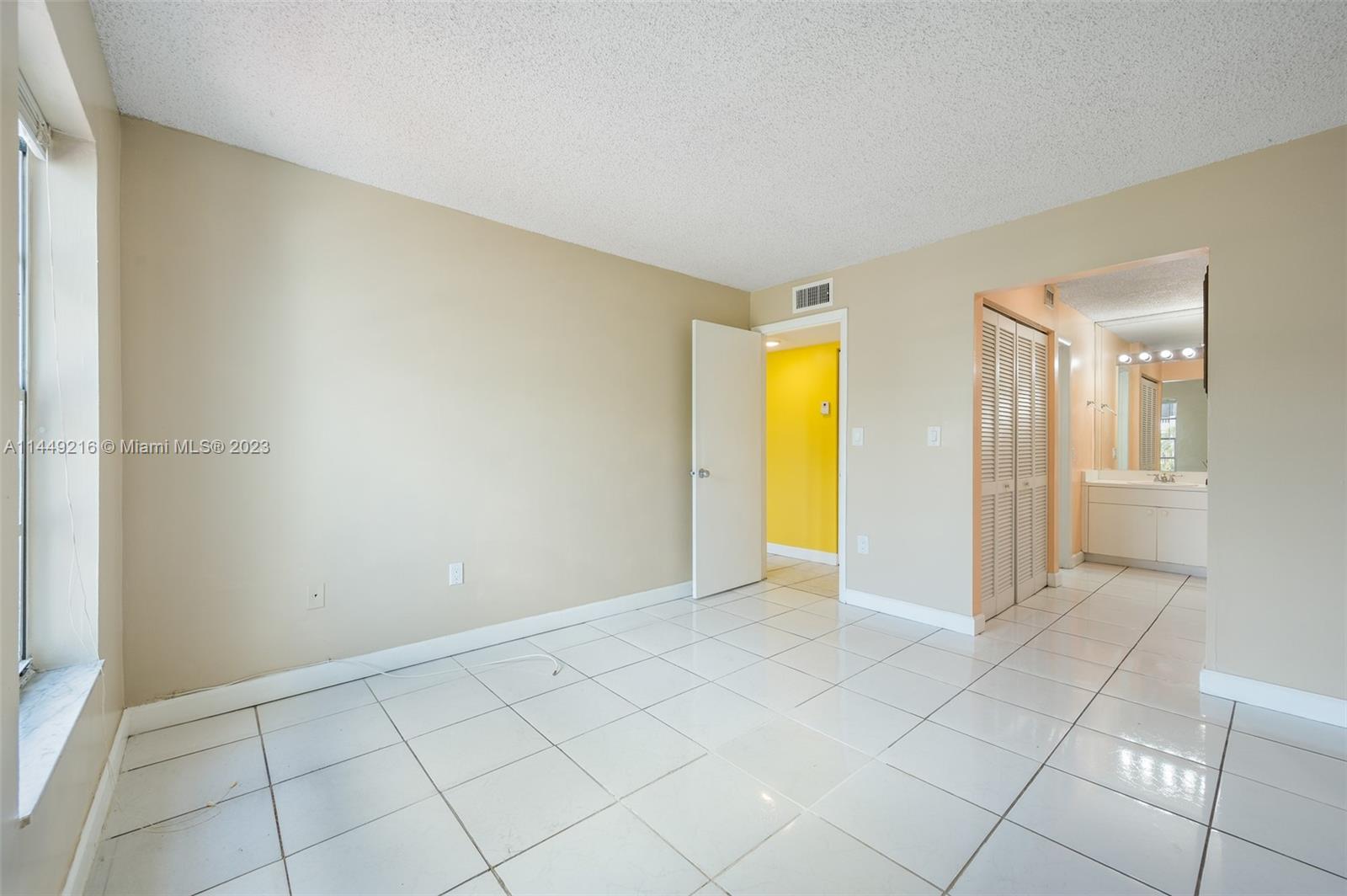 1725 W 60th St Unit: F220