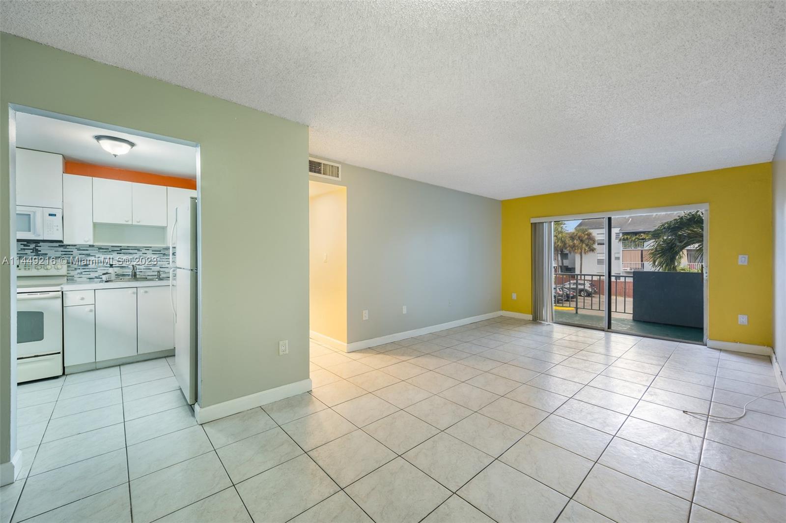 1725 W 60th St Unit: F220