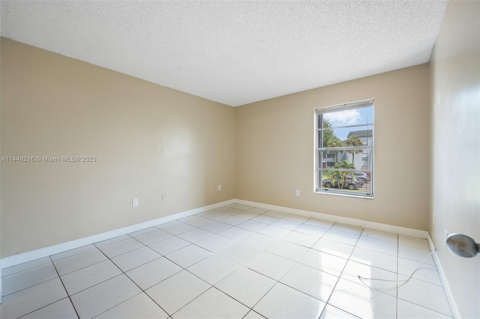1725 W 60th St Unit: F220