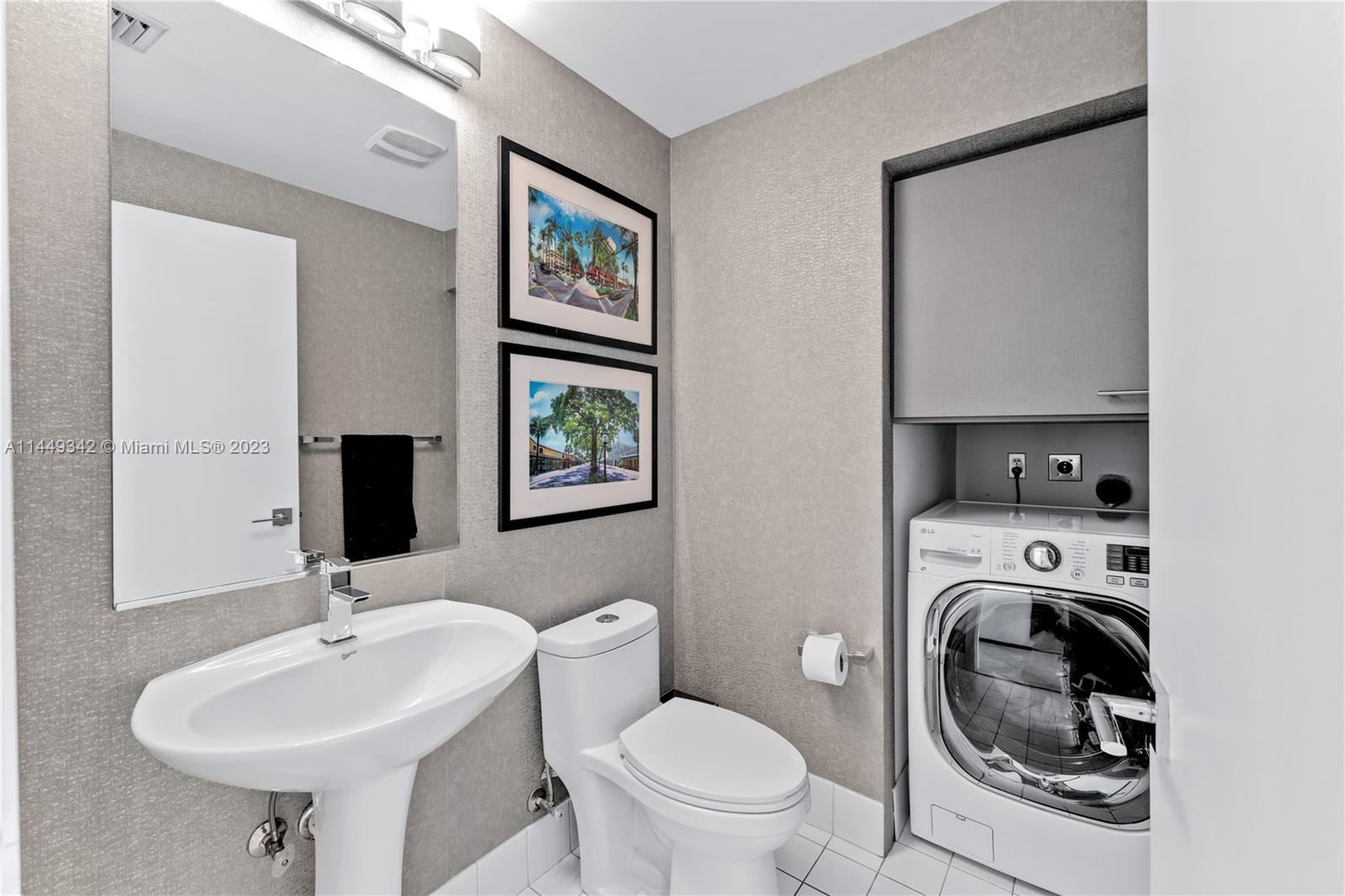 888 Biscayne Blvd # 4006