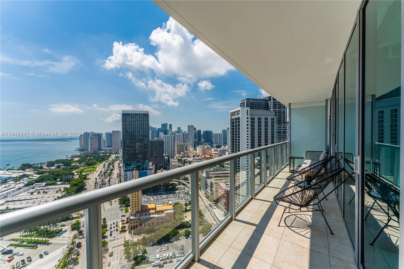 888 Biscayne Blvd # 4006