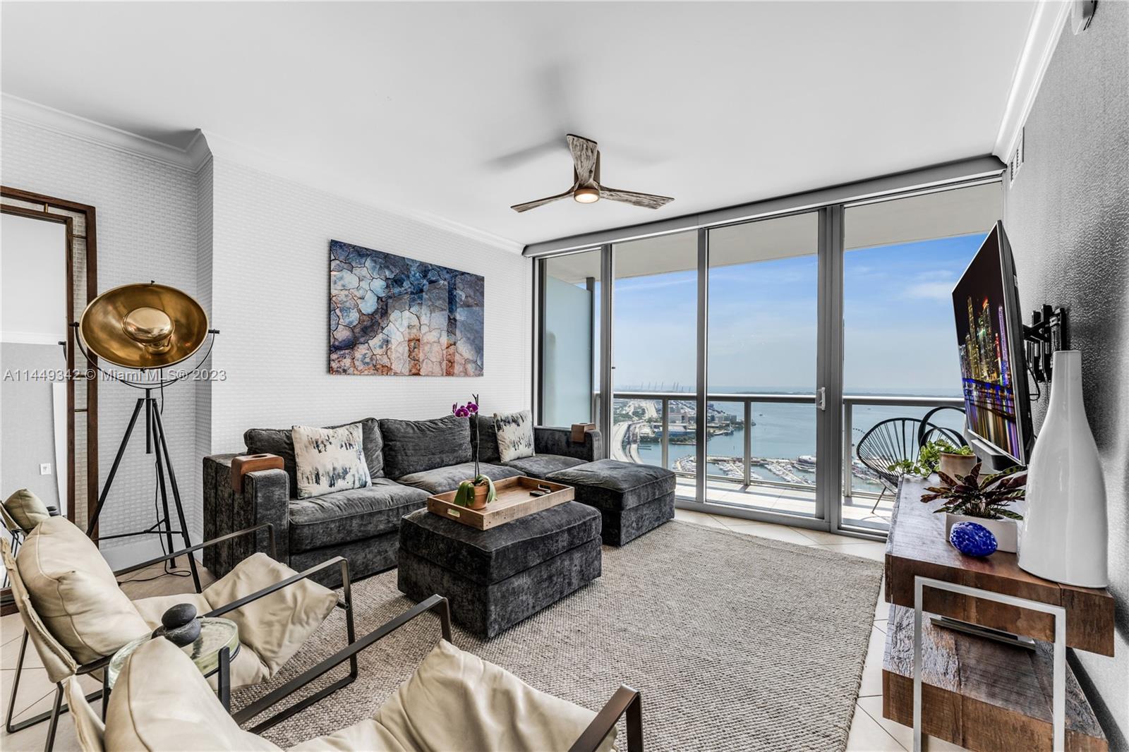 888 Biscayne Blvd # 4006