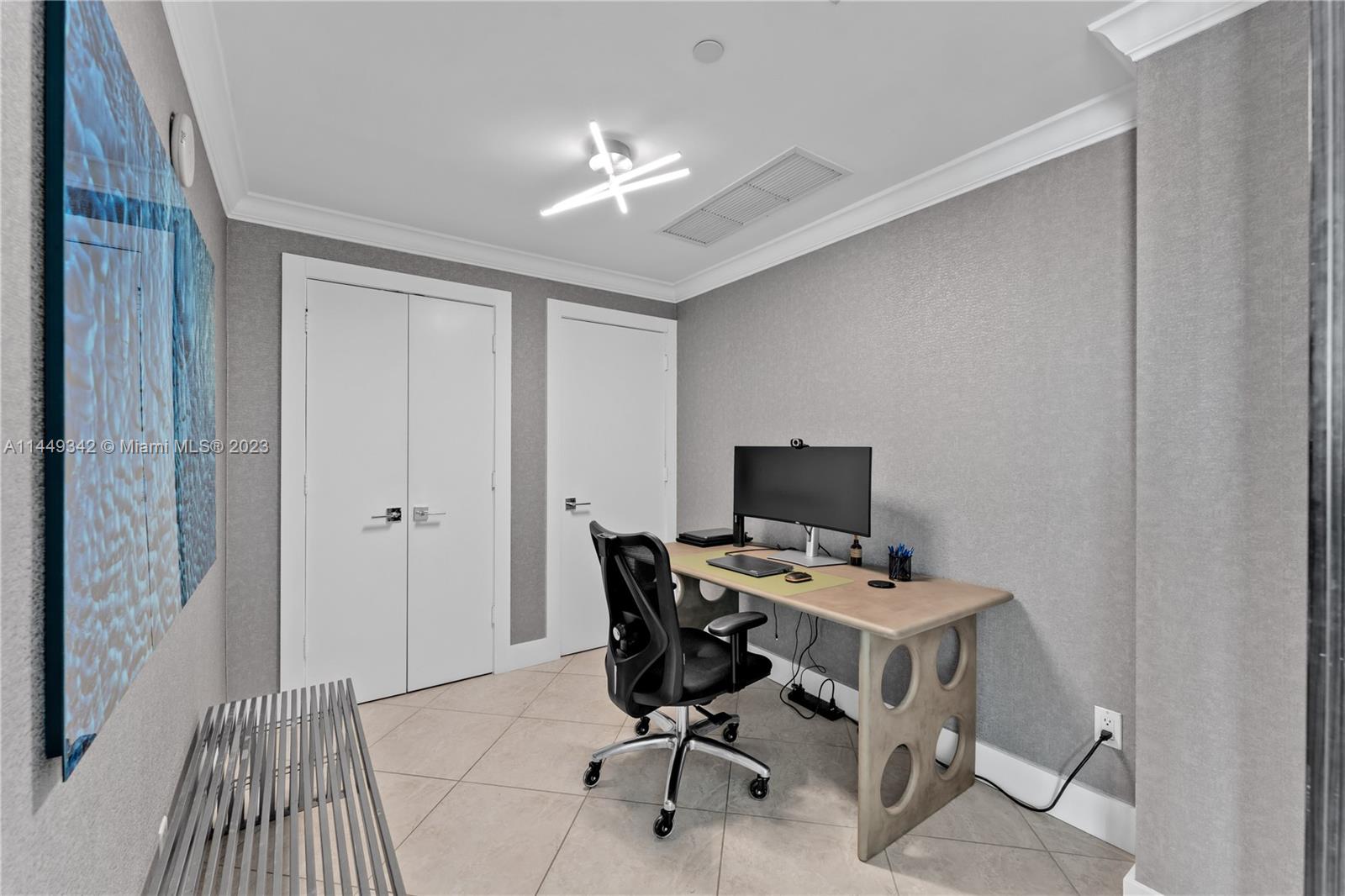 888 Biscayne Blvd # 4006