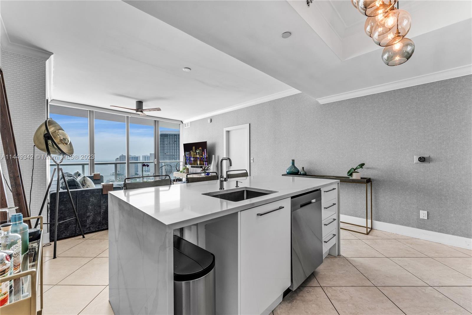 888 Biscayne Blvd # 4006