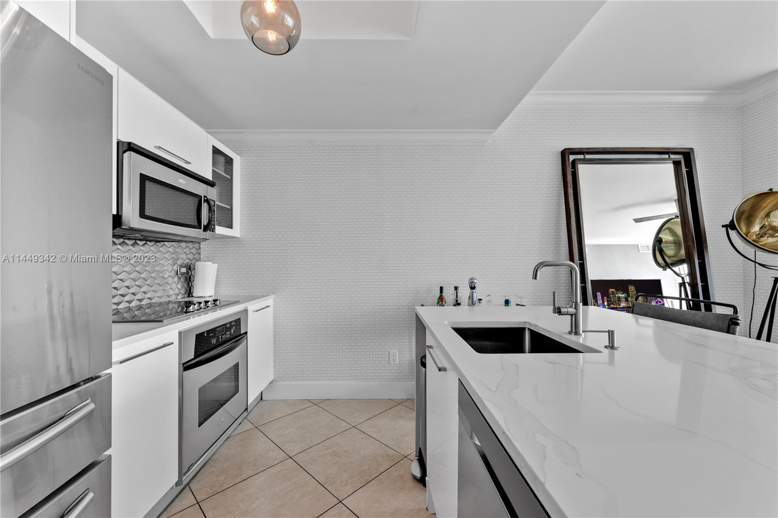 888 Biscayne Blvd # 4006