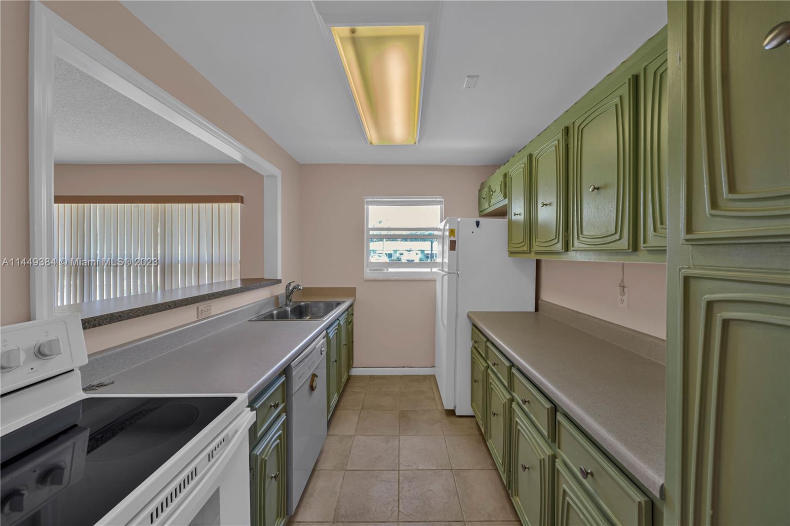 822 W High Point Dr W Unit: C