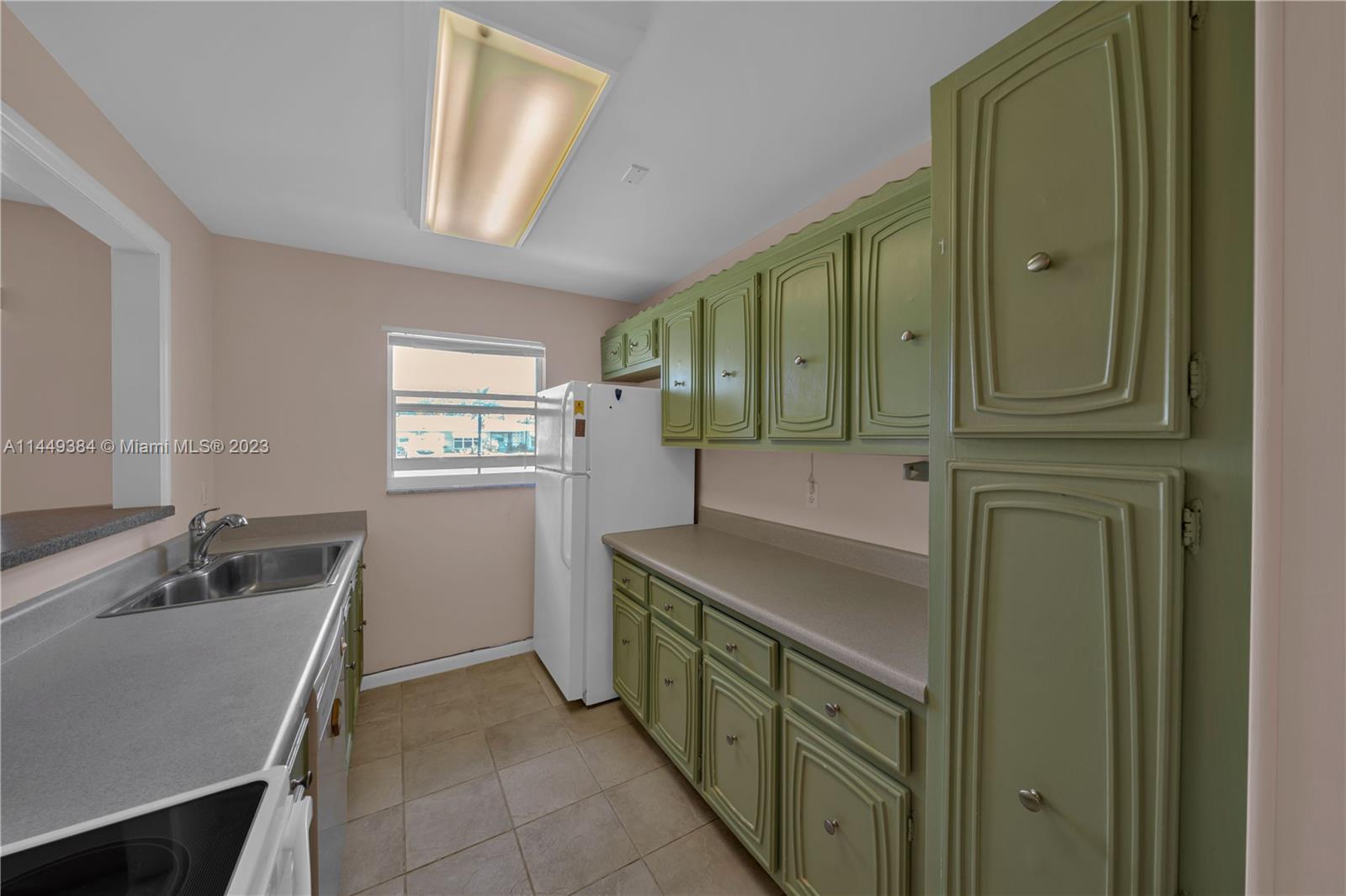 822 W High Point Dr W Unit: C