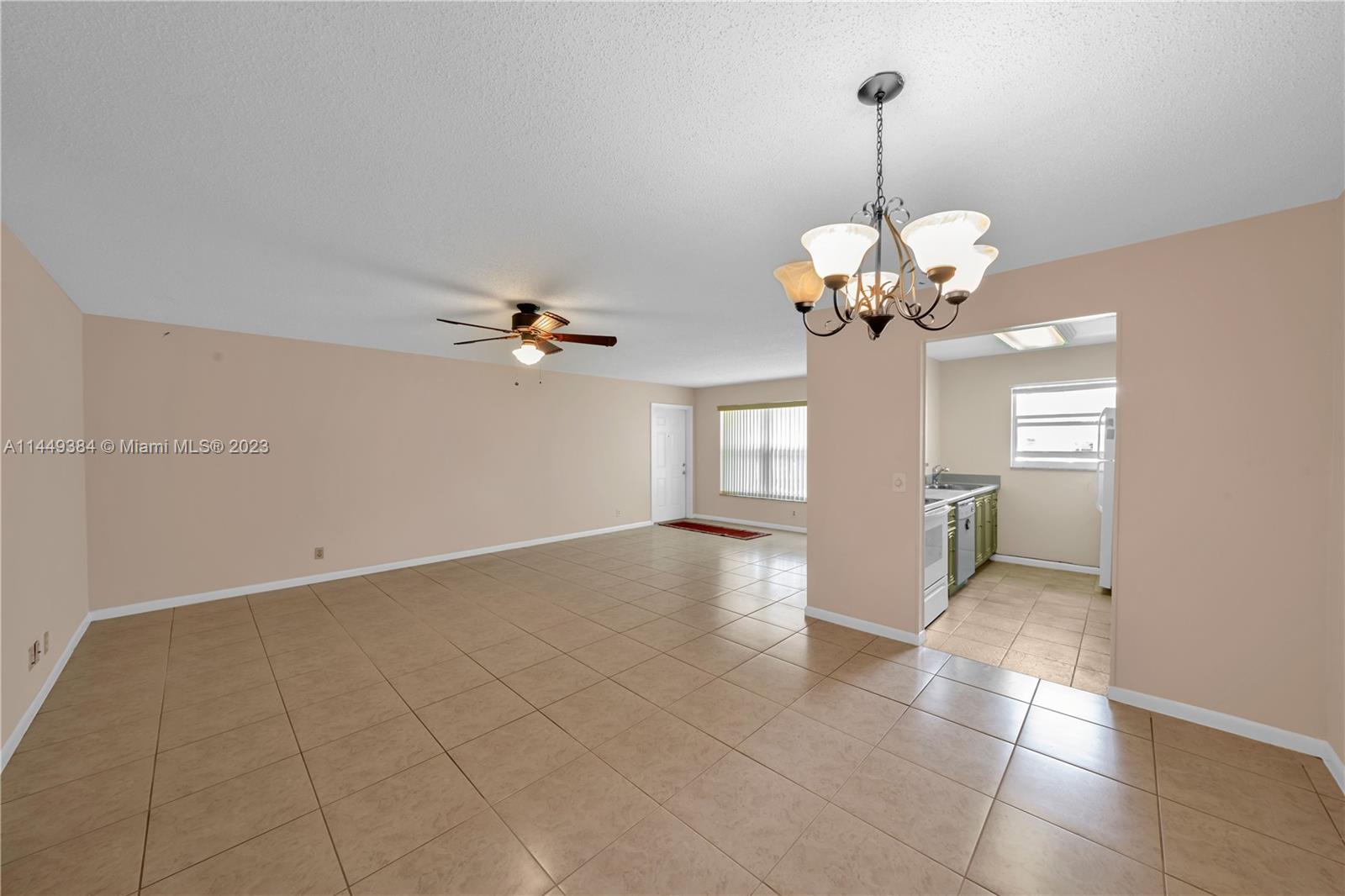 822 W High Point Dr W Unit: C