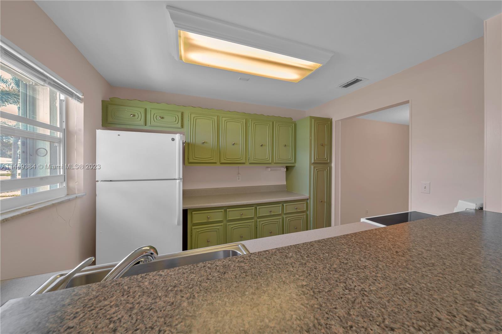 822 W High Point Dr W Unit: C