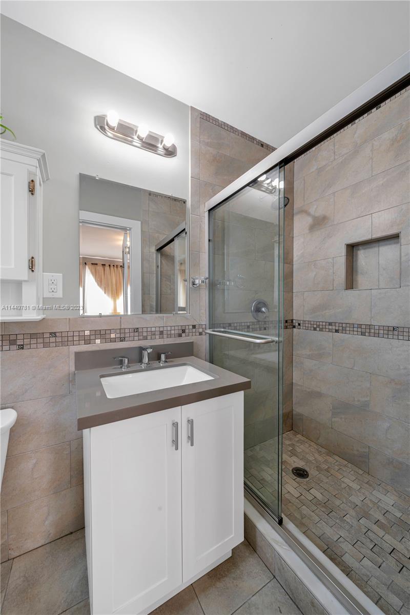 2194 SW 25th Ter