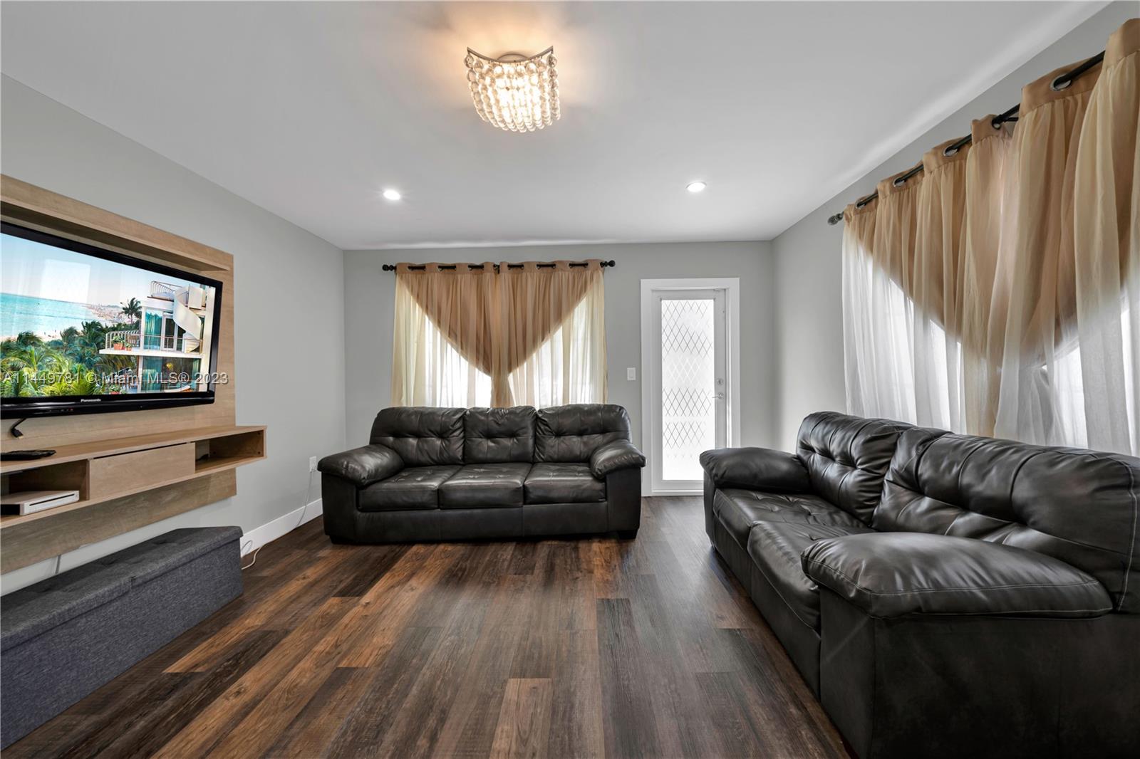 2194 SW 25th Ter