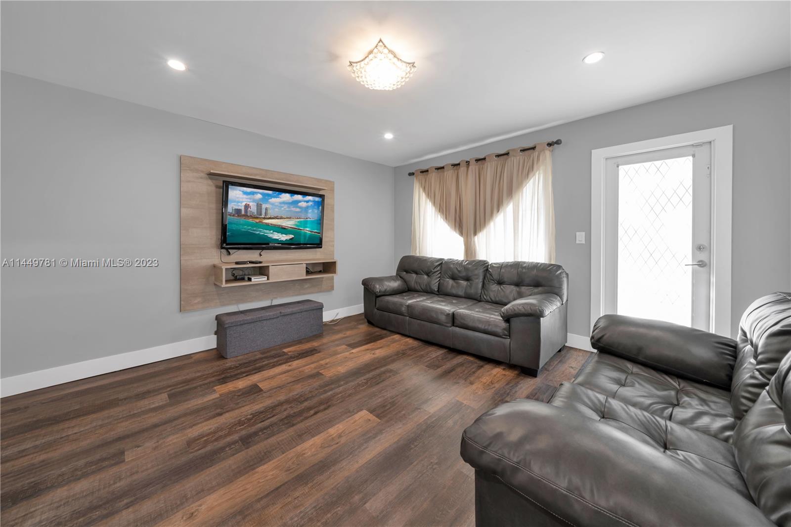 2194 SW 25th Ter