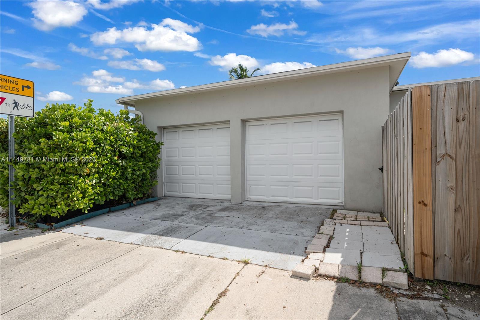2194 SW 25th Ter