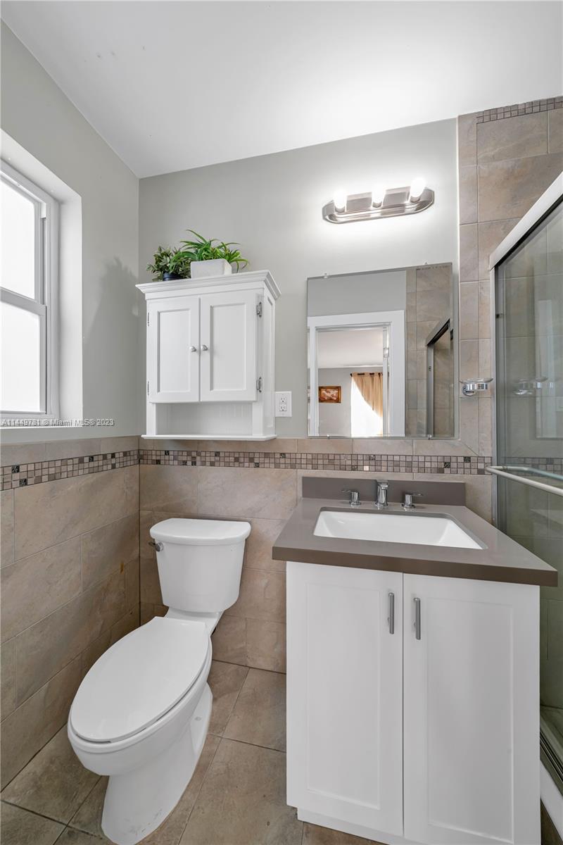 2194 SW 25th Ter