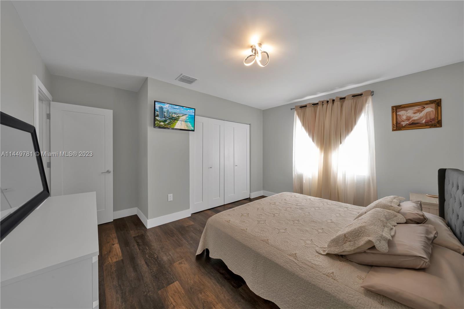 2194 SW 25th Ter