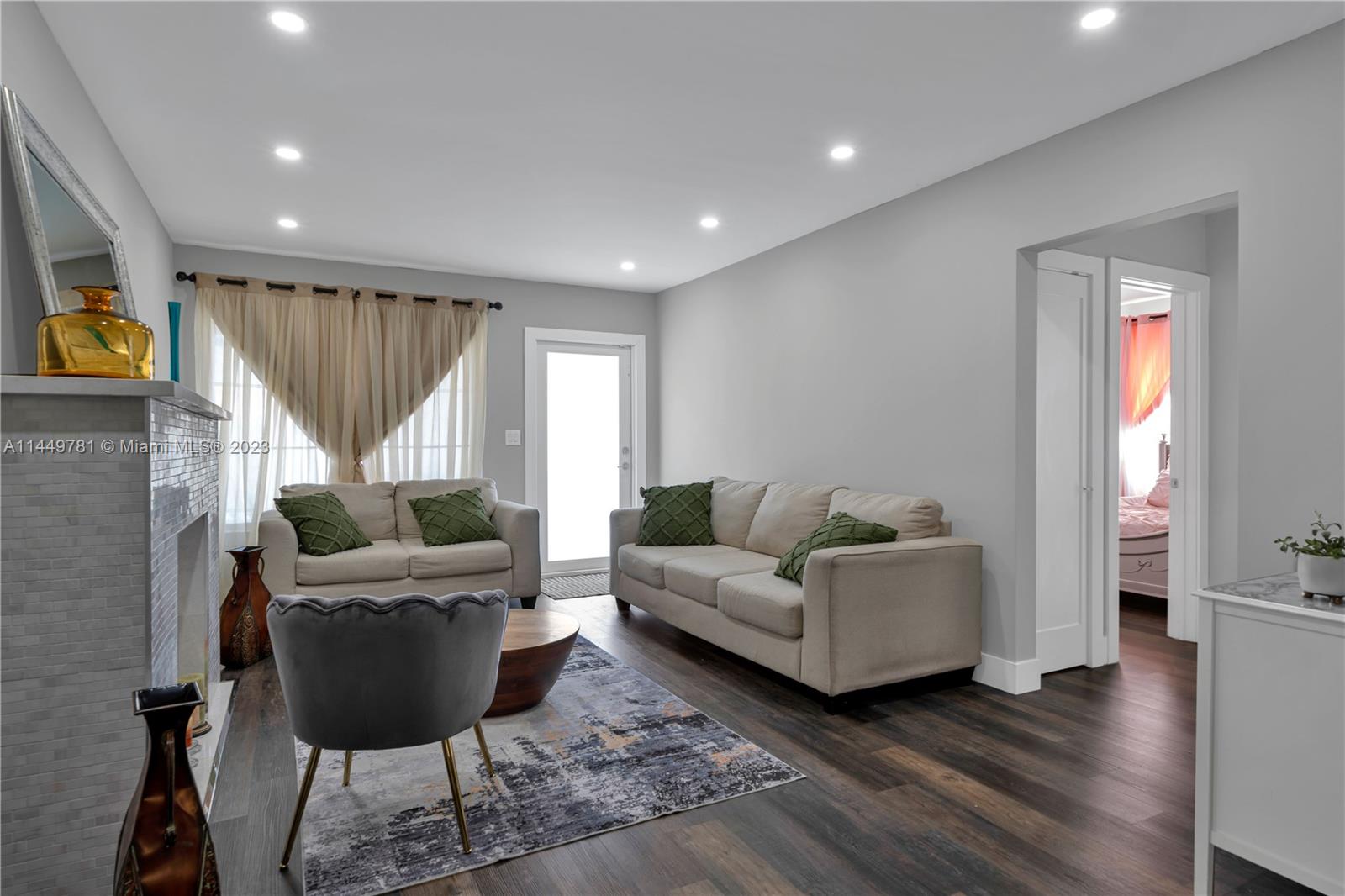 2194 SW 25th Ter