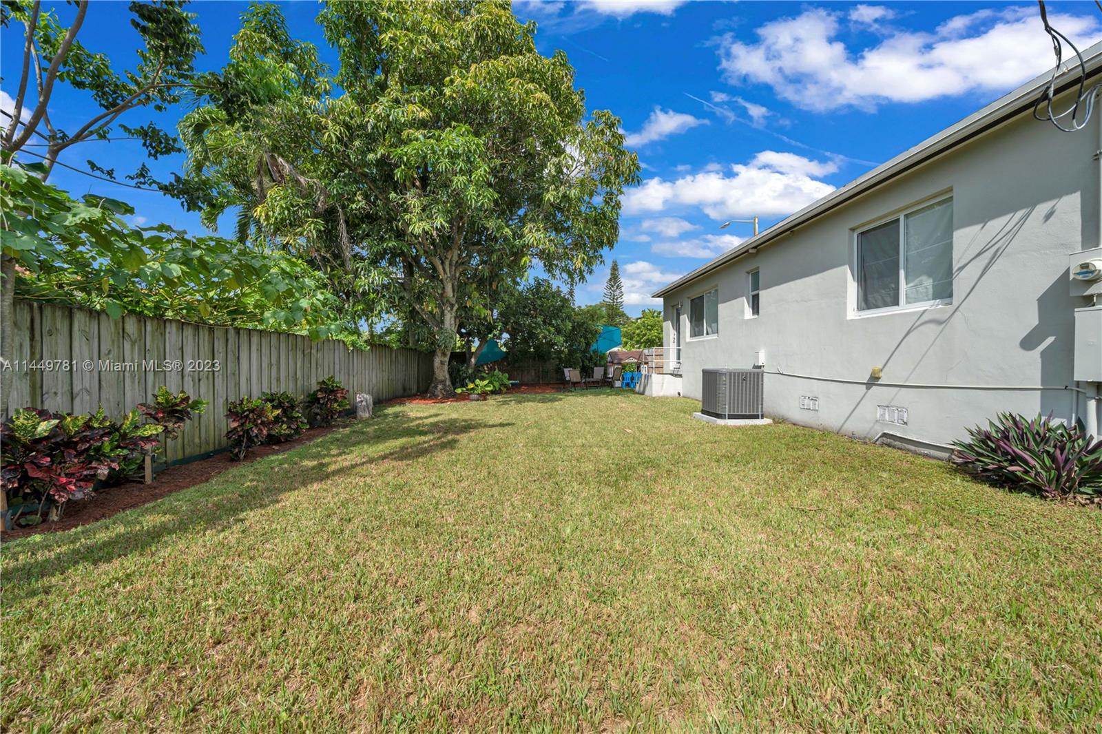 2194 SW 25th Ter