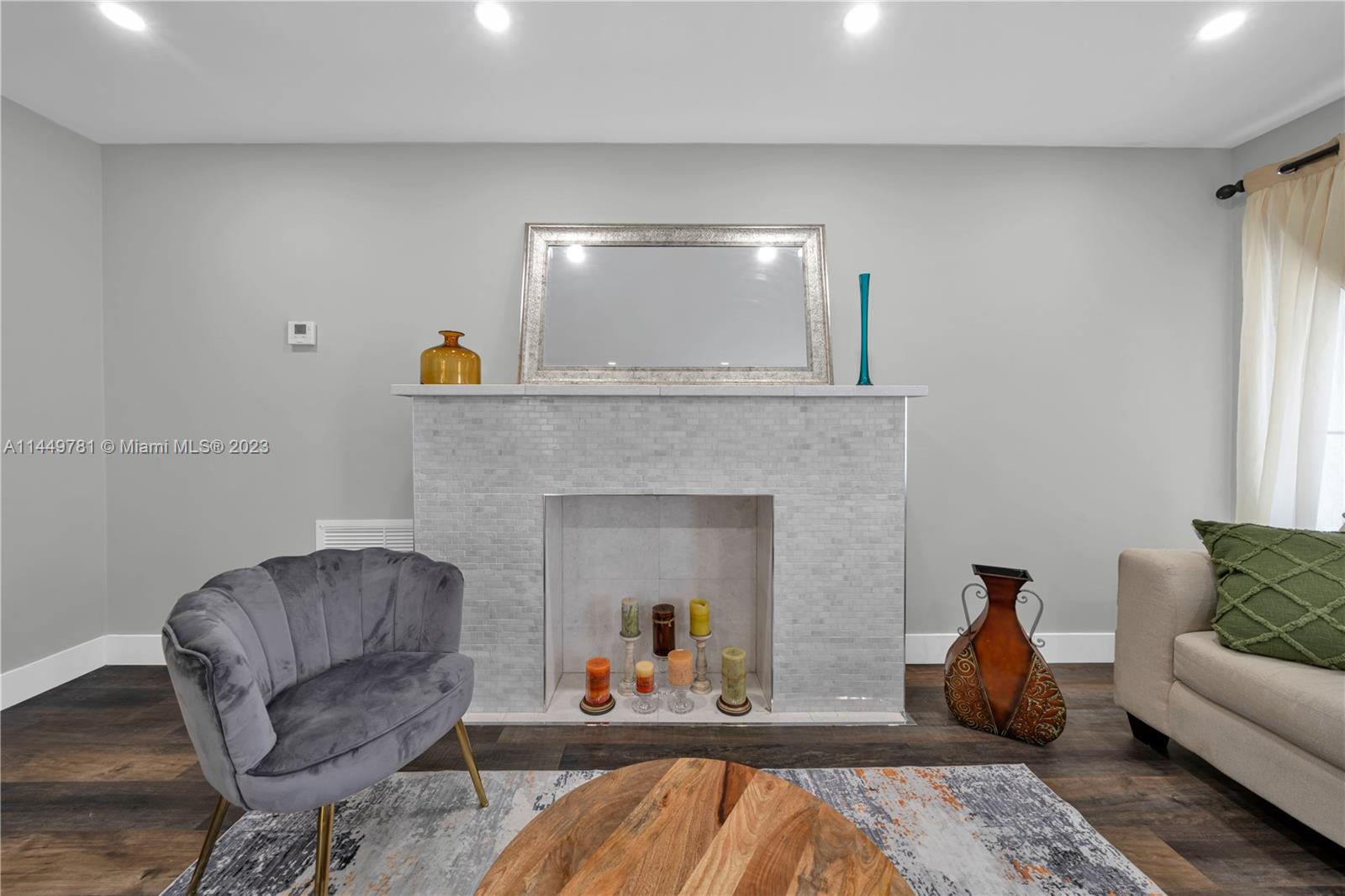 2194 SW 25th Ter
