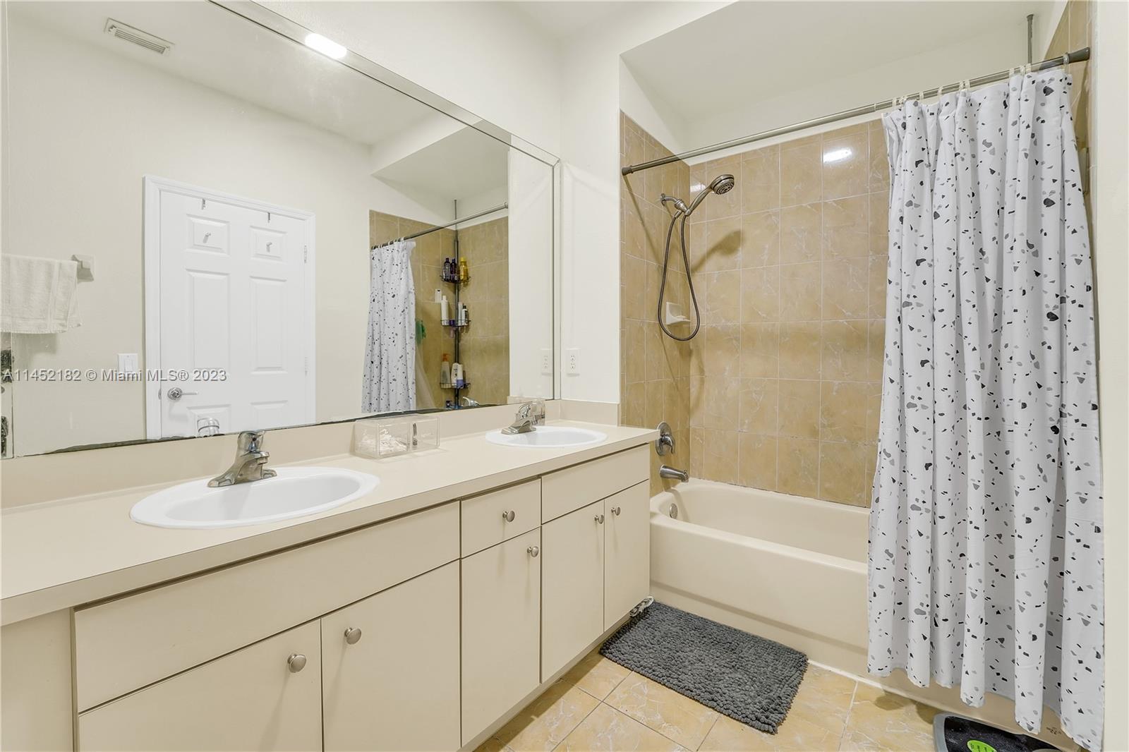 27521 SW 138th Ave Unit: -