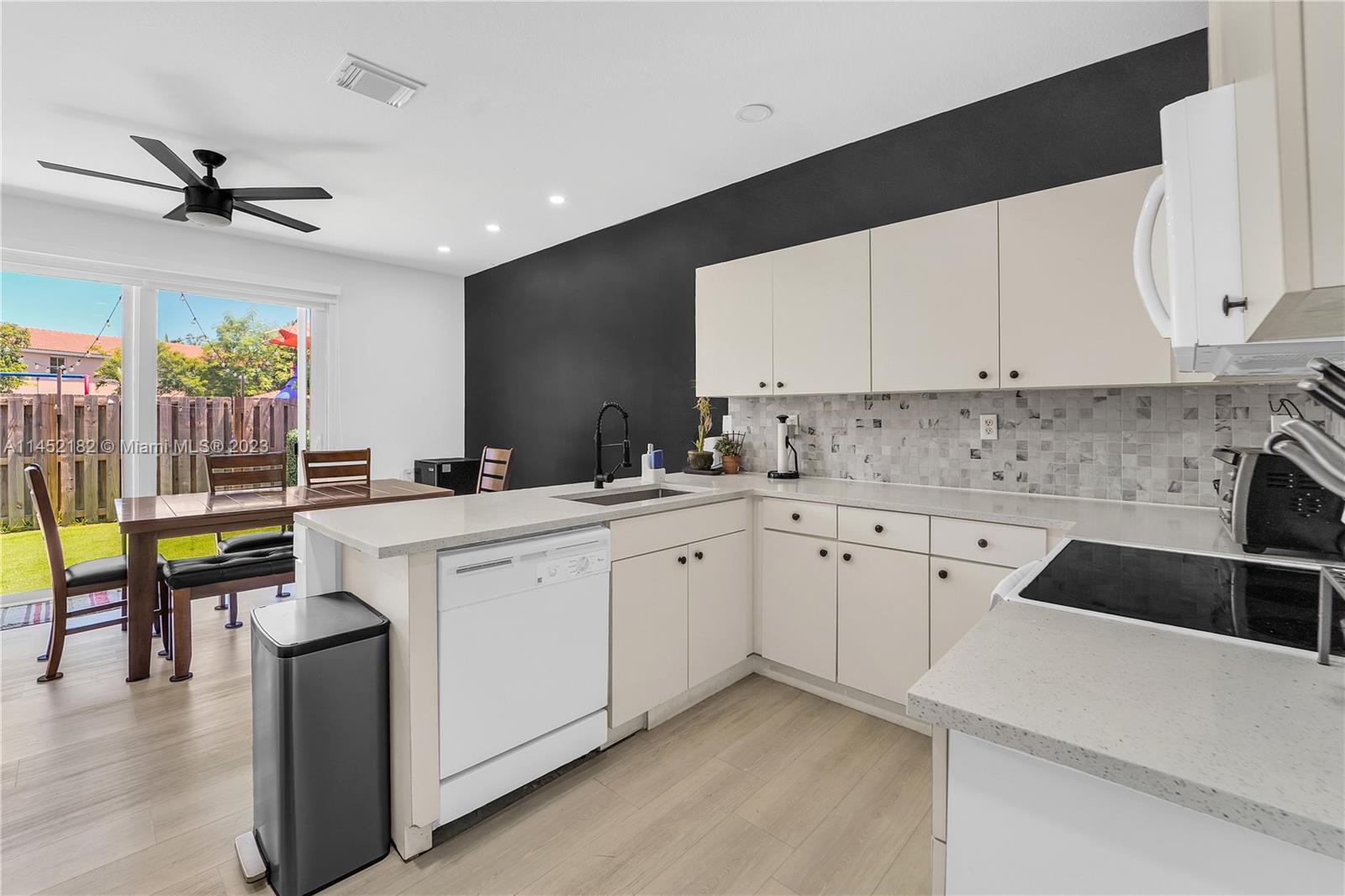 27521 SW 138th Ave Unit: -